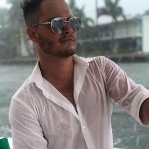 Meet your Posher, Travis